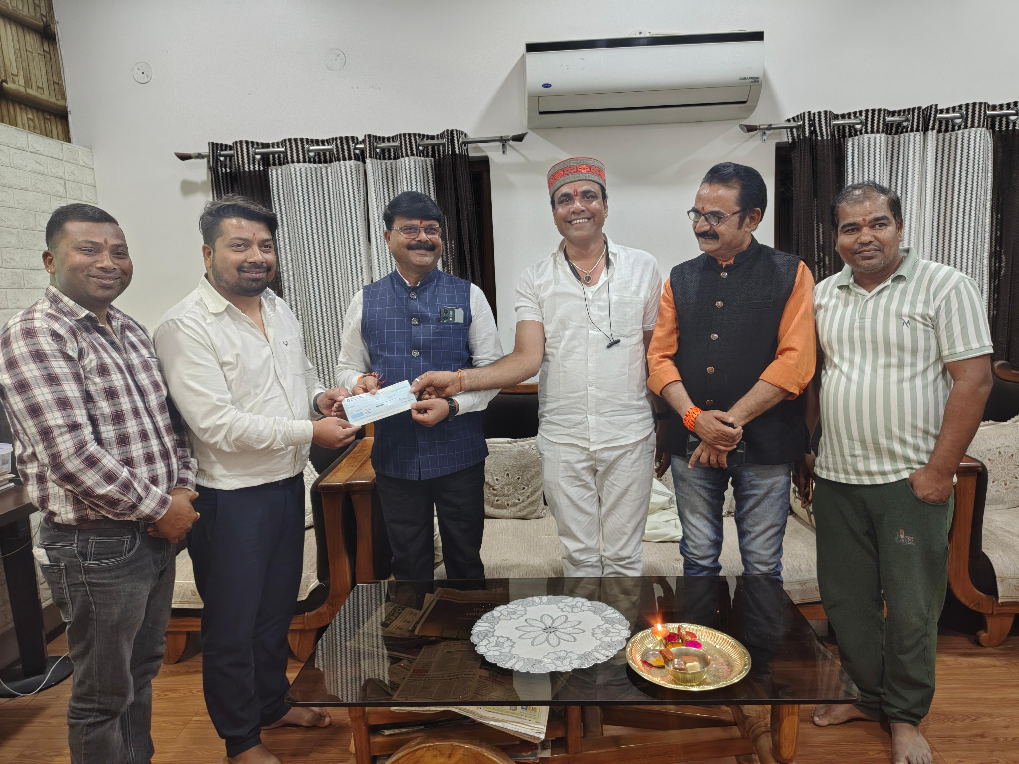 लोकेश गीदकर ने राष्ट्र को समर्पित आजीवन समर्पण निधि अभियान में दिया योगदान। posted by Mohammad Afsar  from Multai