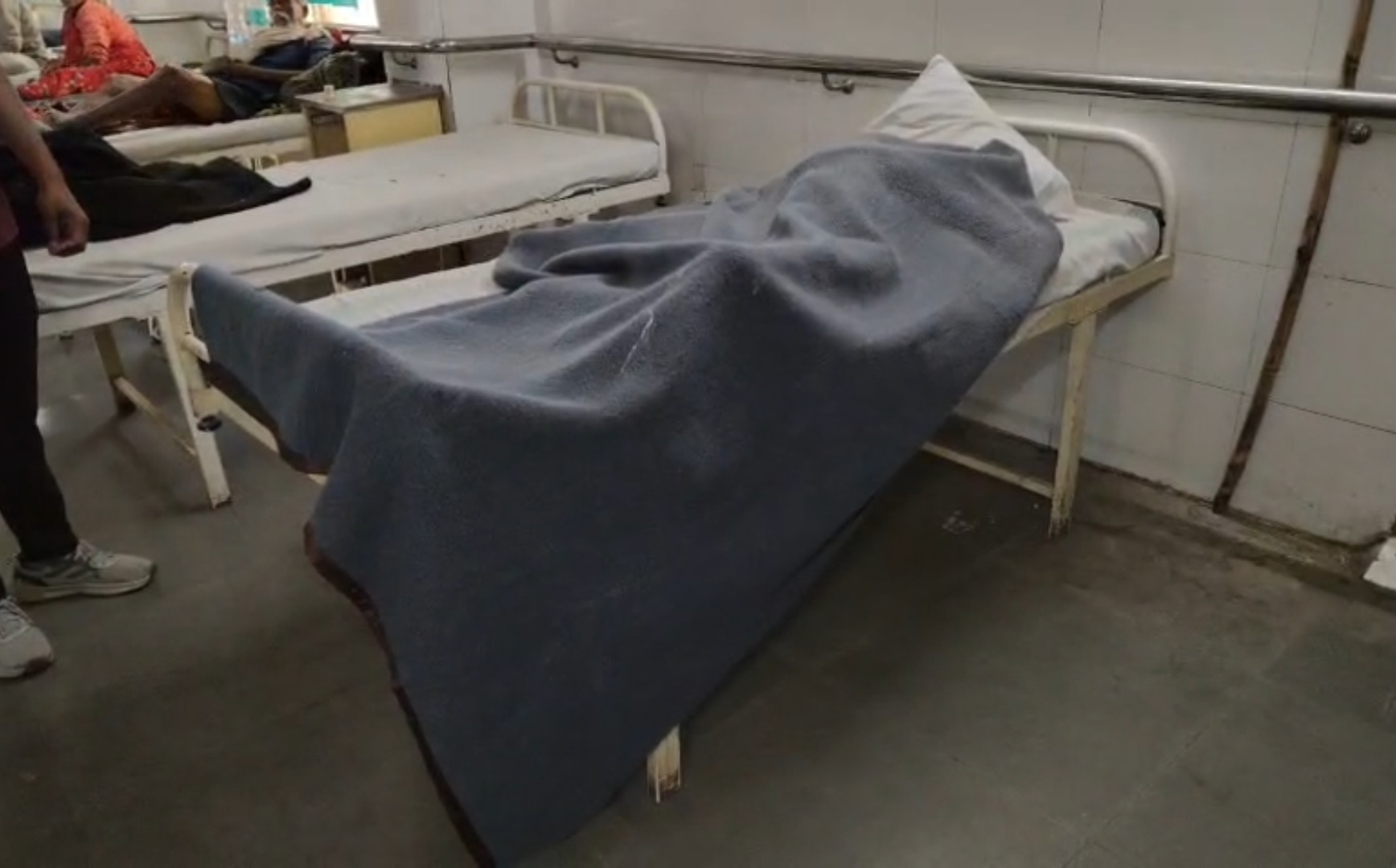 रायसेन जिला अस्पताल में भर्ती पत्नी की हत्या के आरोपी ने लगाई फांसी posted by Naseem Ali from Raisen