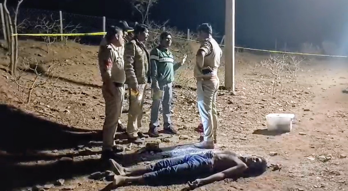 दमोह में महर्षि स्कूल के प्यून की गोली मारकर हत्या, पुलिस ने शुरू की आरोपियों की तलाश. posted by Akib Khan from Damoh