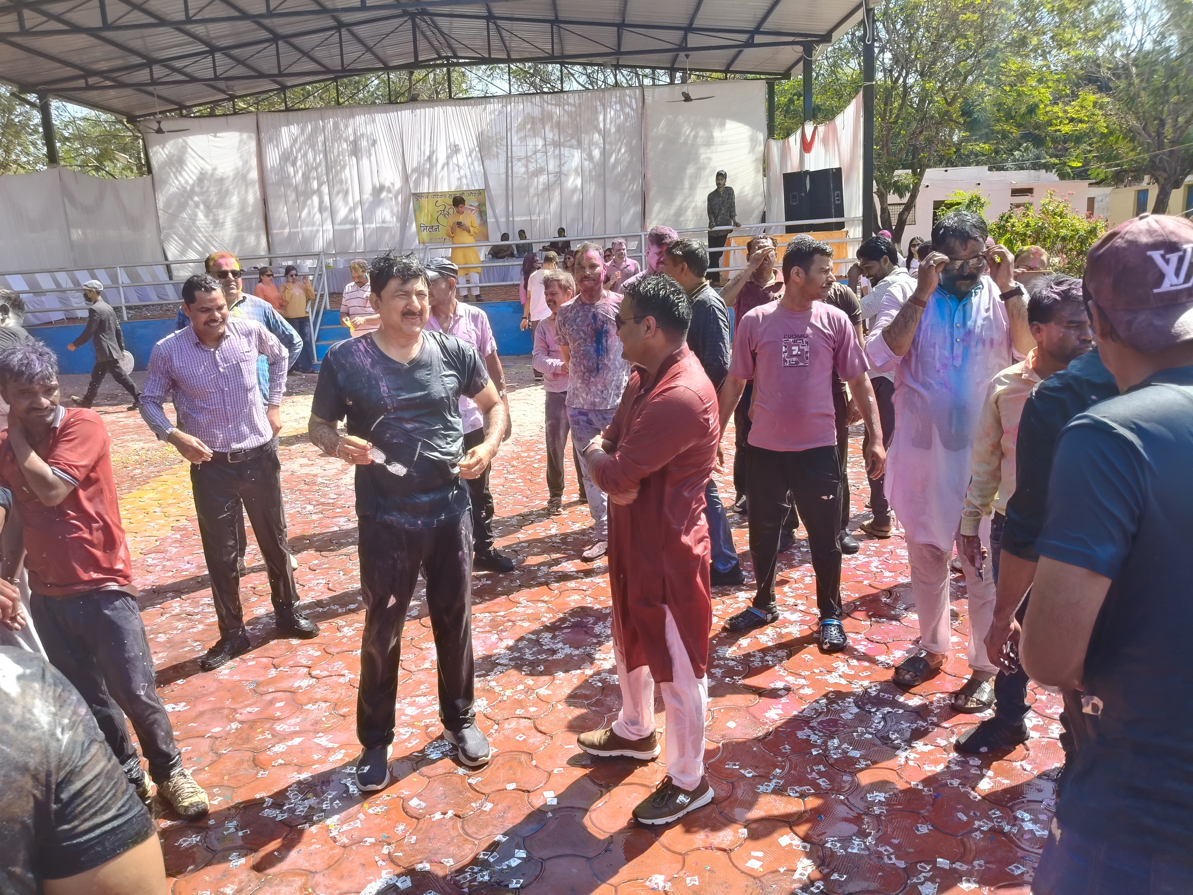 गुना में पुलिस होली मिलन समारोह का आयोजन posted by Ved Parkash Arya from Guna