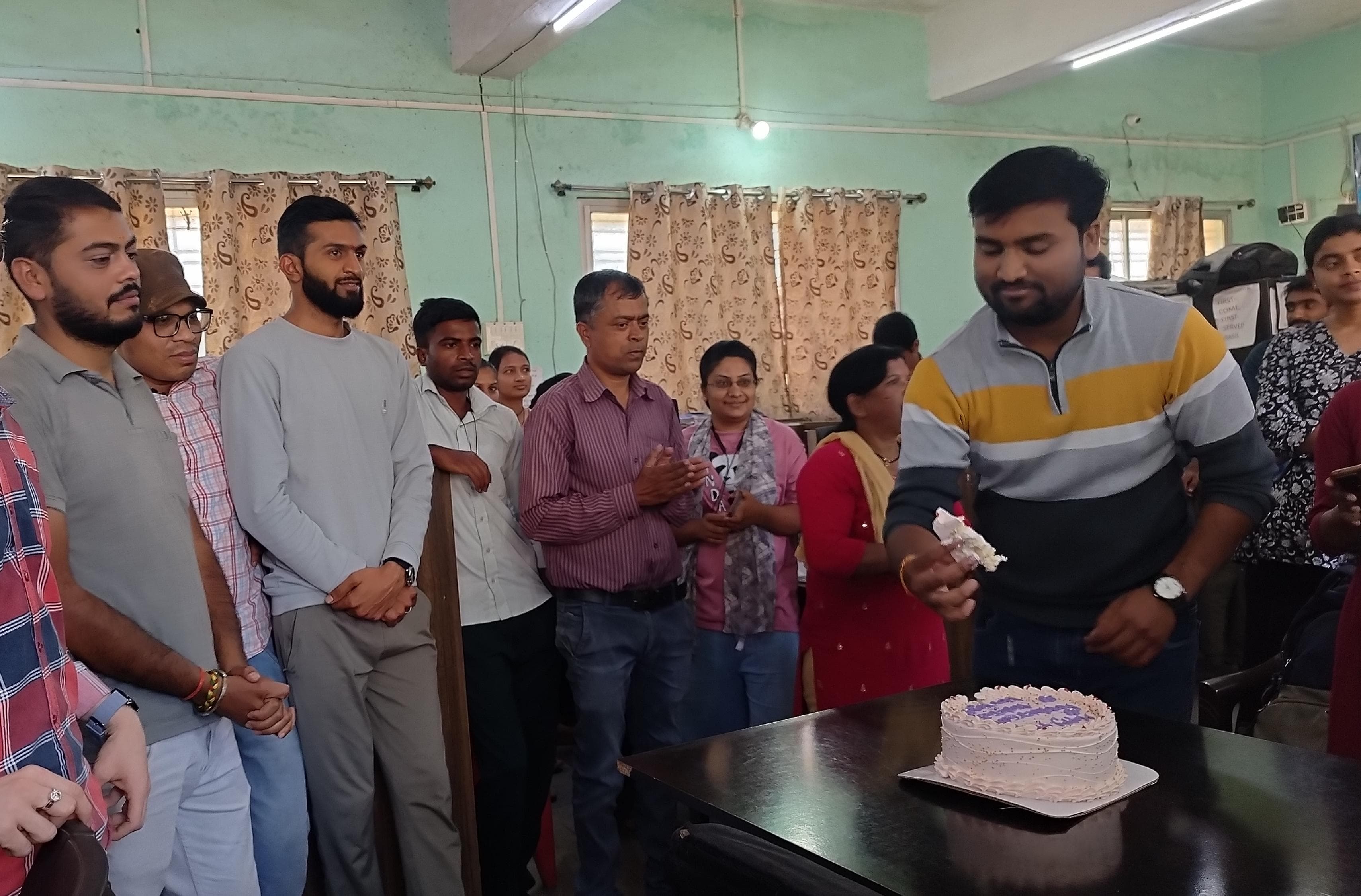 हाइटेक लाइब्रेरी की स्थापना चार वर्ष हुए पूर्ण, इस अवसर पर अभ्यर्थियों द्वारा आयोजित किया कार्यक्रम। posted by Mohammad Afsar  from Multai