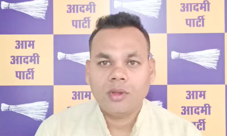 पिपलीनाका उज्जैन में मकान टूटने पर रमाकांत पटेल का मुख्यमंत्री पर हमला; रमाकांत बोले - सीएम का उद्देश्य लोगों की जमीन छीनों posted by State News AI Desk 