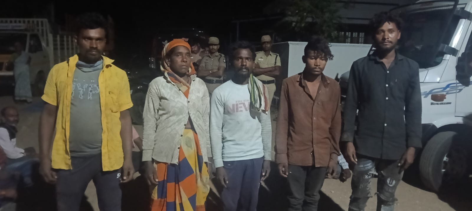 भीमपुर के 24 आदिवासी श्रमिक तमिलनाडु में थे बंधक, संयुक्त मिशन से किया सुरक्षित रेस्क्यू posted by Sachin Jain from Betul