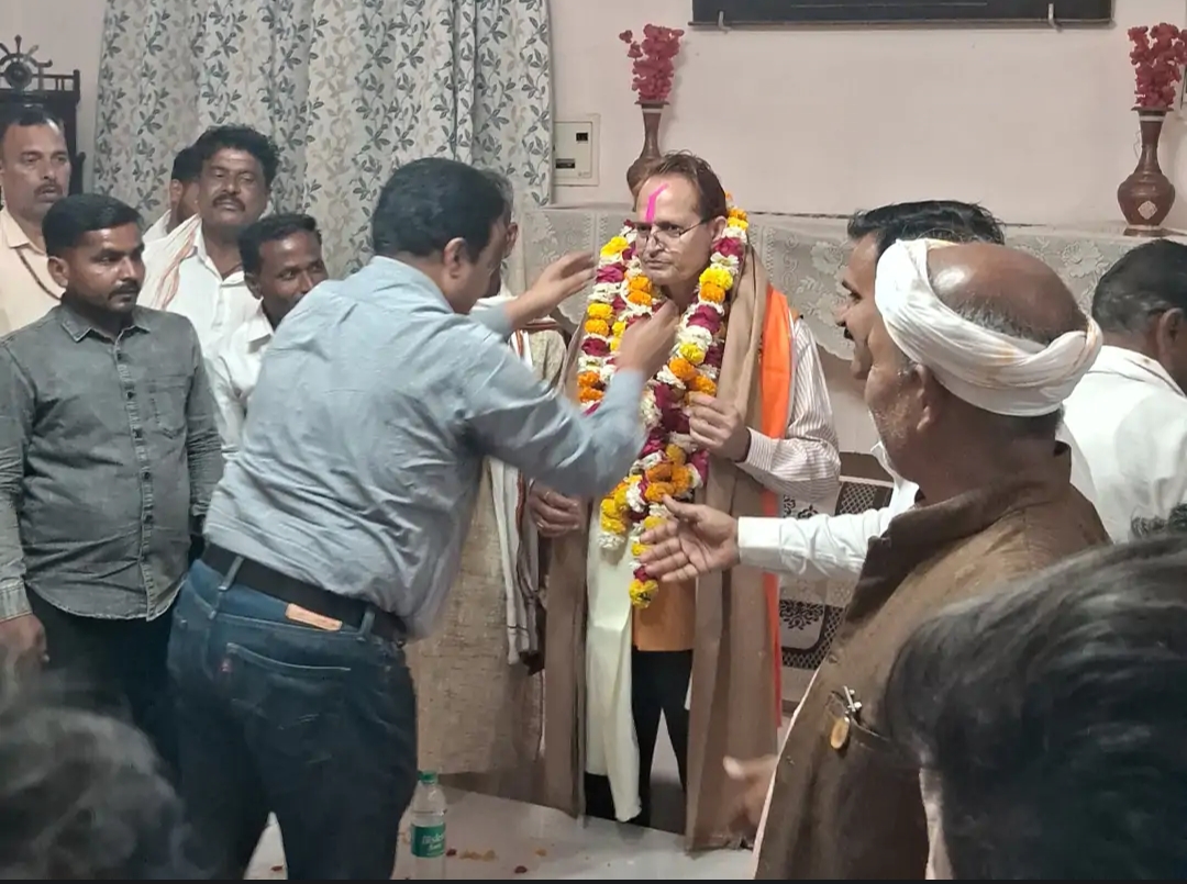 मानवाधिकार आयोग अध्यक्ष अवधेश प्रताप सिंह की टीकमगढ़ यात्रा posted by Rajesh Kumar Yadav from Tikamgarh