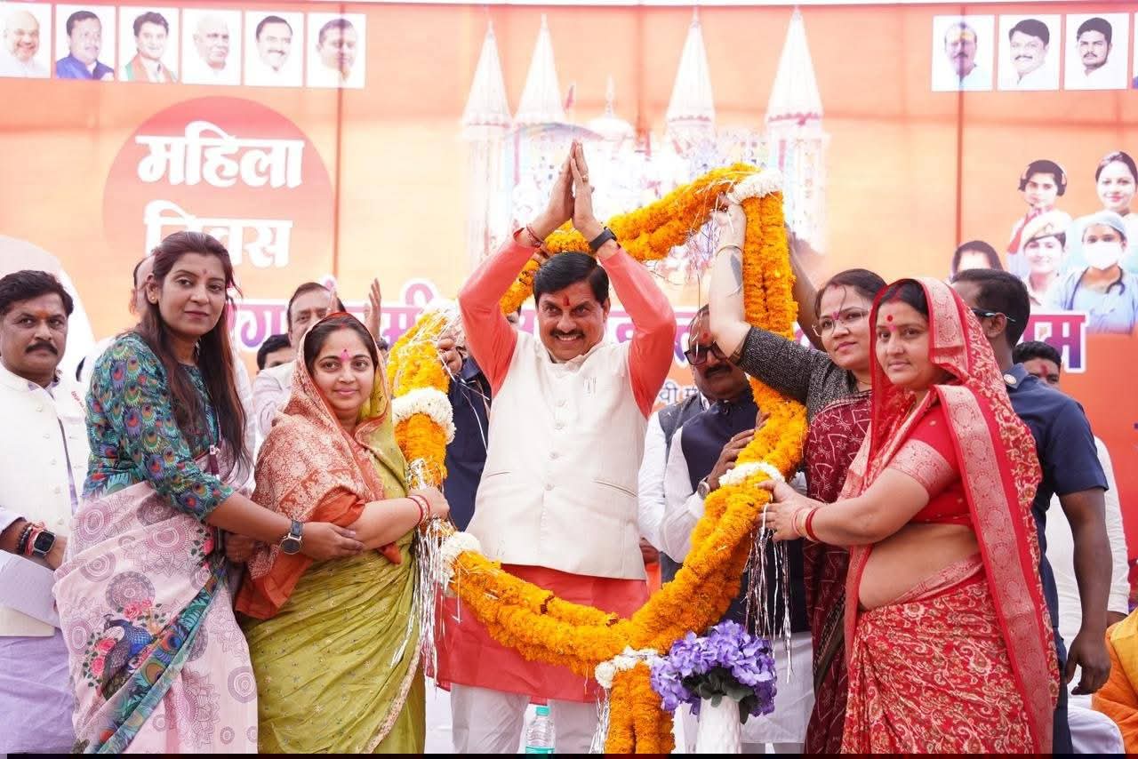 करीला धाम के संपूर्ण विकास की बनाई जायेगी योजना : मुख्यमंत्री डॉ. यादव posted by  Hemant Yadav from Mungaoli