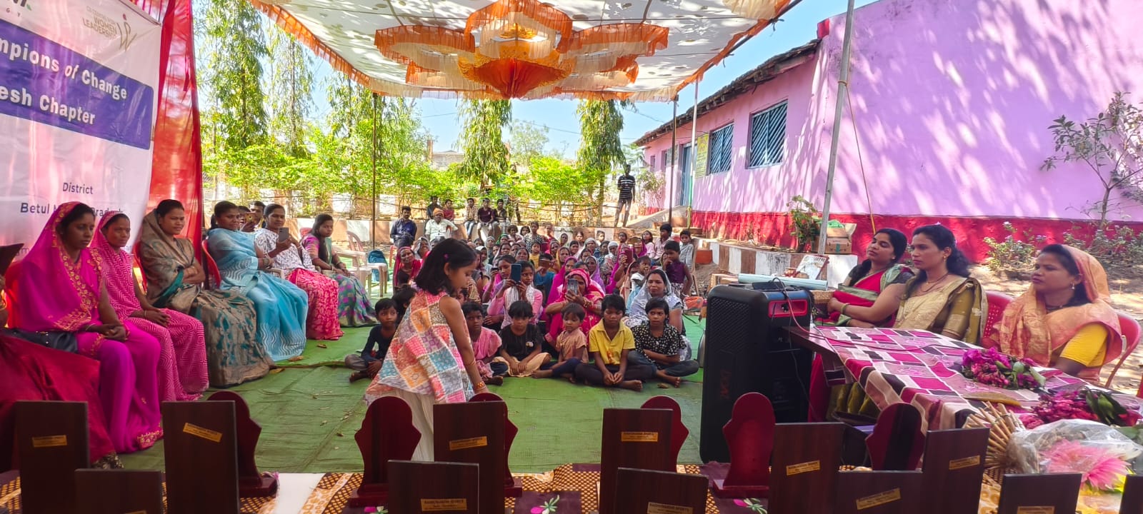 ग्राम पोपटी में अंतरराष्ट्रीय महिला दिवस पर महिलाओं का सम्मान, बच्चों ने दी सांस्कृतिक प्रस्तुति posted by Sachin Jain from Betul