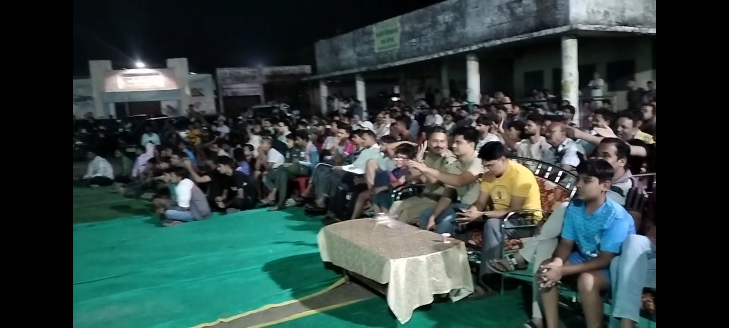 बुधनी में बड़ी स्क्रीन पर देखा गया भारत-न्यूजीलैंड टी-20 फाइनल posted by Kamlesh Panchal from Budhni