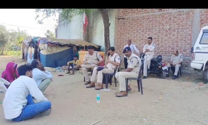 वृद्ध दंपति के शव मिलने से बम्होरी में सनसनी posted by Chandrasekhar Malviya from Narsinghpur