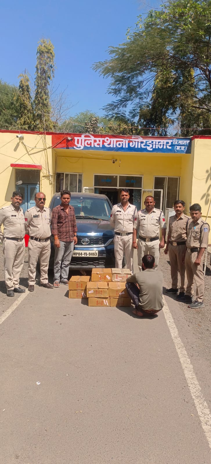 सागर पुलिस की बड़ी कार्रवाई : अवैध शराब परिवहन पर कड़ा प्रहार, 12 पेटी शराब सहित वाहन जब्त* posted by Kartik Gautam from Sagar