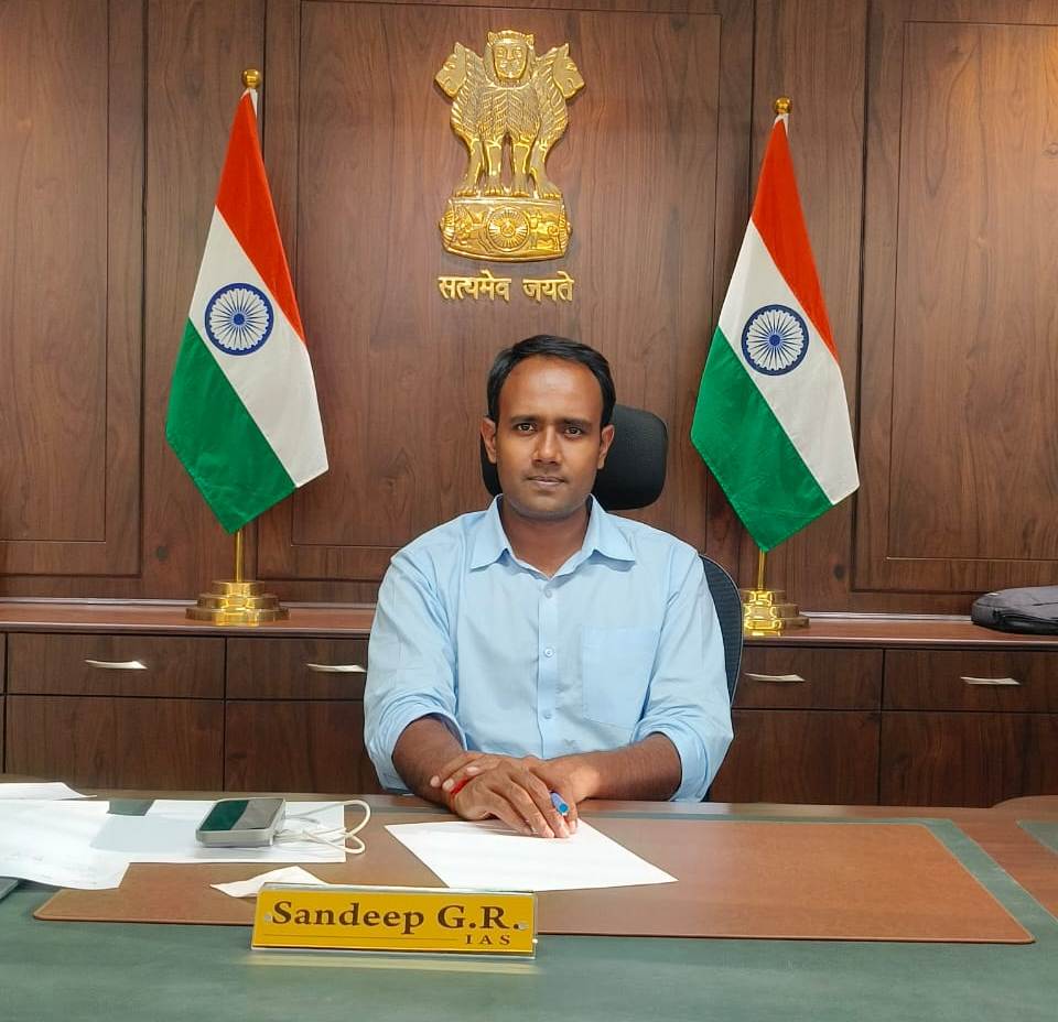 नरवाई प्रबंधन के लिए किसान भाईयों को करें जागरूक — कलेक्टर posted by Kartik Gautam from Sagar