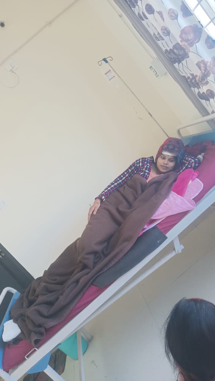 रायसेन में प्रसूता के इलाज में लापरवाही का आरोप:पति का आरोप- जिला अस्पताल में स्टाफ नर्स ने मारे थप्पड़; प्राइवेट अस्पताल में डिलीवरी posted by Naseem Ali from Raisen