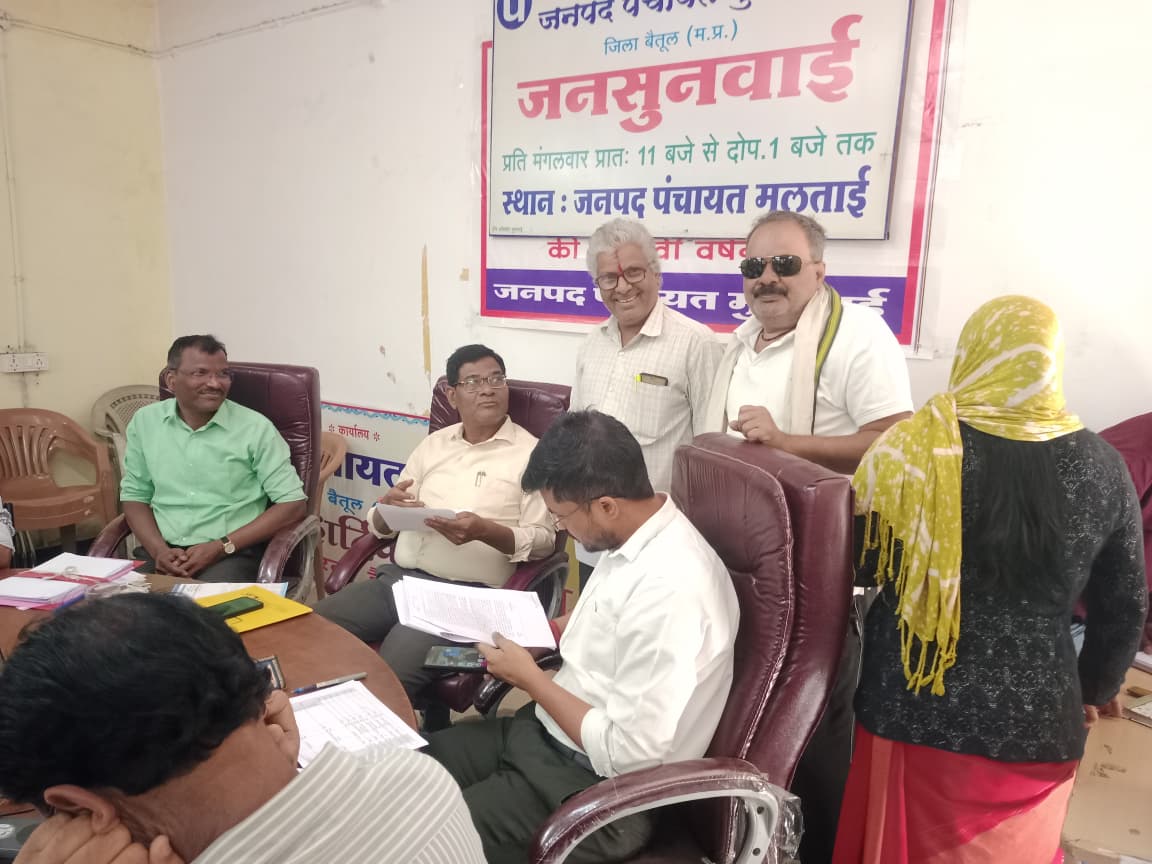 तहसील परिसर में गंदगी और अवैध कब्जों को लेकर शिकायत, साफ-सफाई व अतिक्रमण हटाने की मांग posted by Mohammad Afsar  from Multai