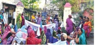 नर्मदा बचाओ आंदोलन के तत्वावधान में महिला दिवस मनाया, कलेक्ट्रेट में सौंपा ज्ञापन posted by Lokesh Davde