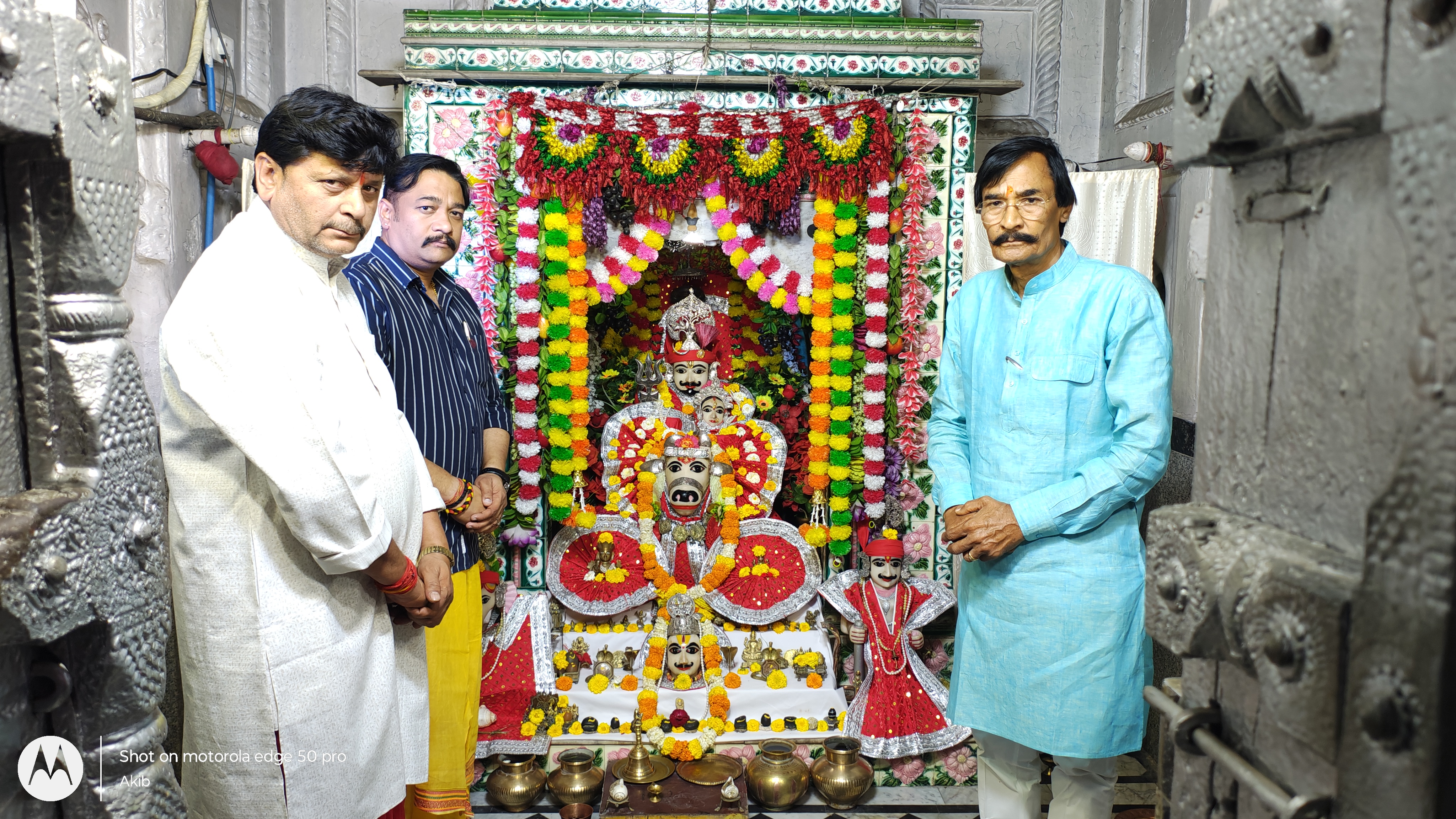 प्रदेश के मुख्यमंत्री 400 वर्ष पुराने मंदिर में विराजे दूल्हा भेषधारी गौरीशंकर भगवान के दर्शन कर सभा को करेंगे संबोधित  posted by Akib Khan from Damoh