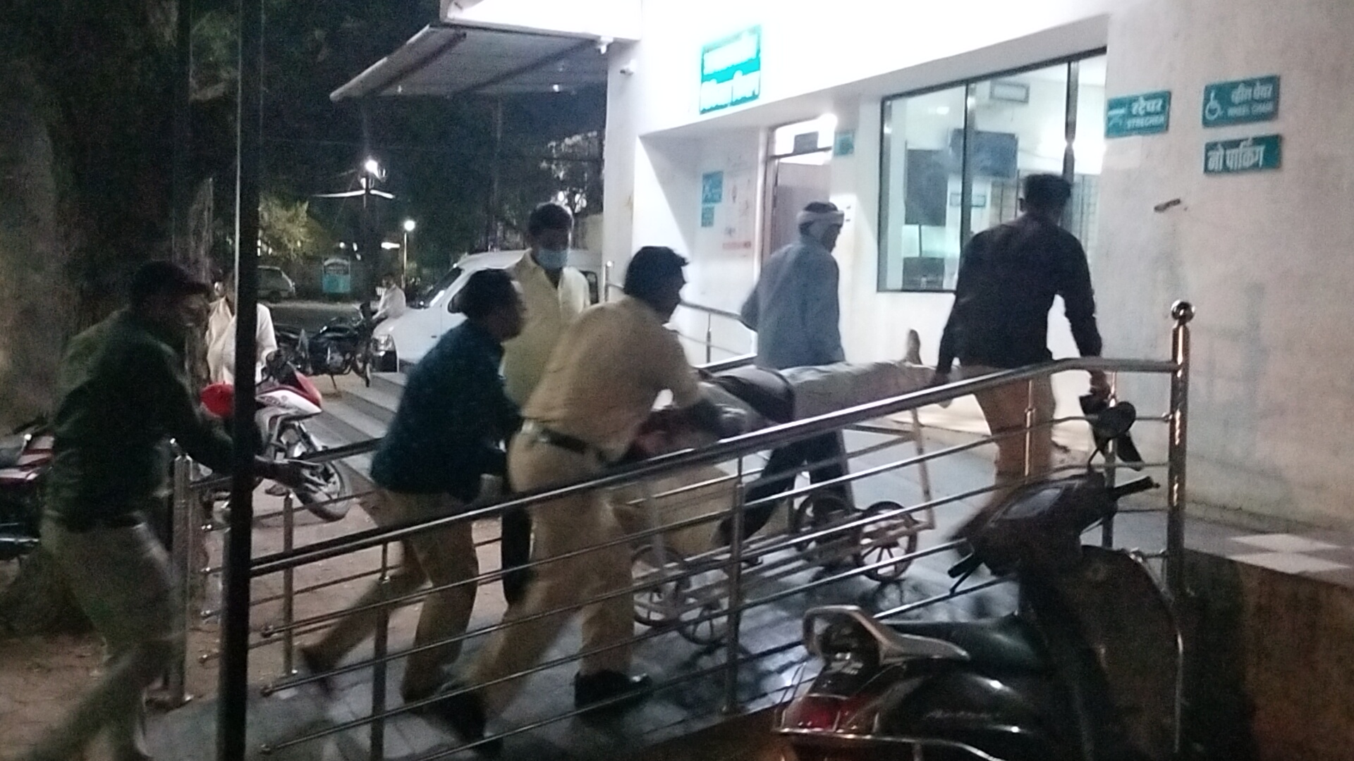 सडक़ हादसे में कलेक्टर के वाहन चालक की दुखद मौत posted by Lokesh Davde