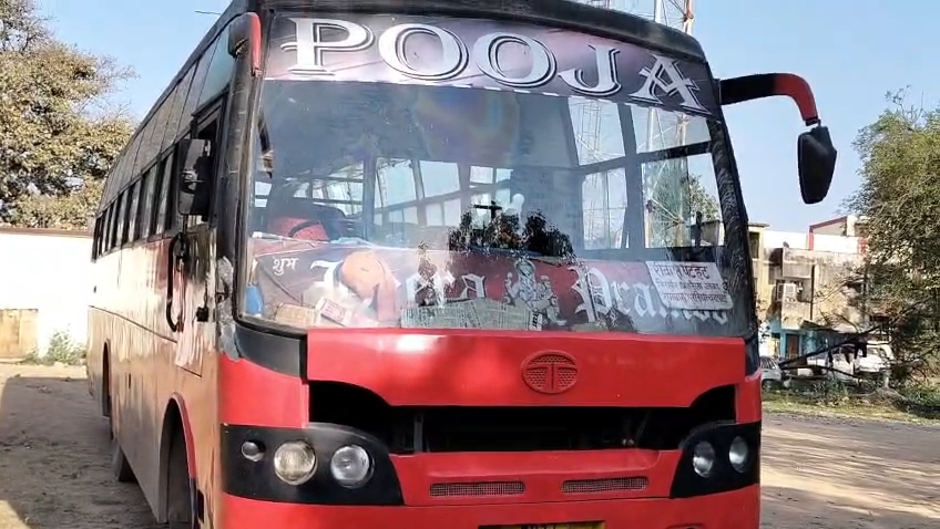 चलती बस से गिरकर अधेड़ की दर्दनाक मौत: परिवार ने चालक-परिचालक पर लगाए गंभीर आरोप posted by Arvind Tiwari from Teonthar