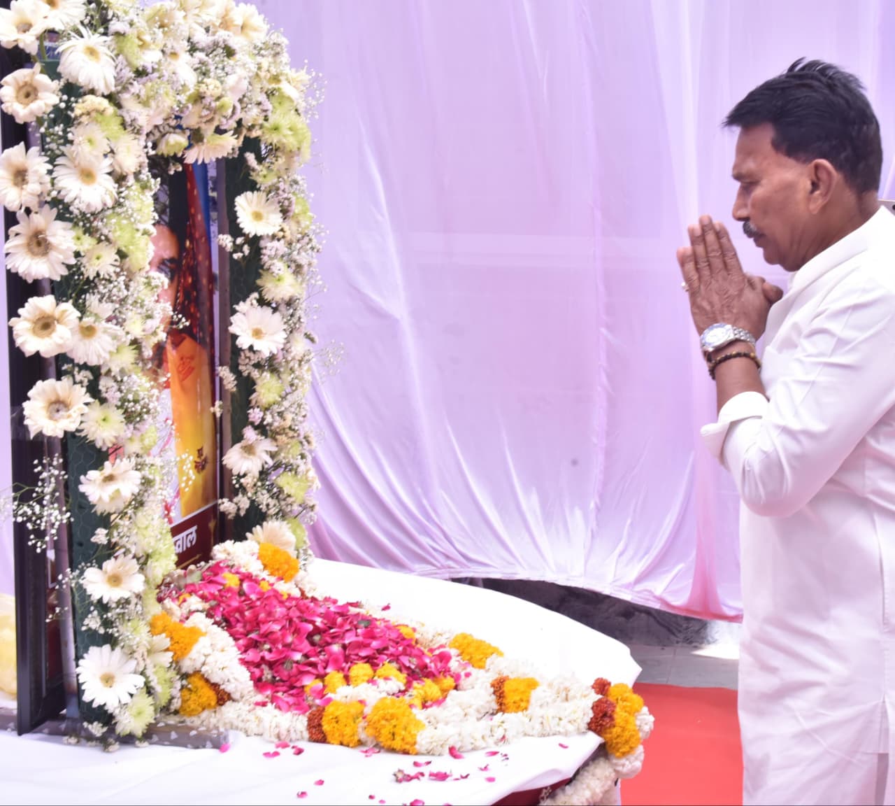 *पूर्व गृह मंत्री नरोत्तम मिश्रा ने सुश्री सुरभि खंडेलवाल को दी श्रद्धांजलि* 