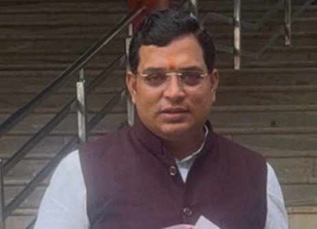 विधायक ऋषि अग्रवाल ने फसल कटाई के बीच आग के खतरे पर जोर दिया posted by Ved Parkash Arya from Guna