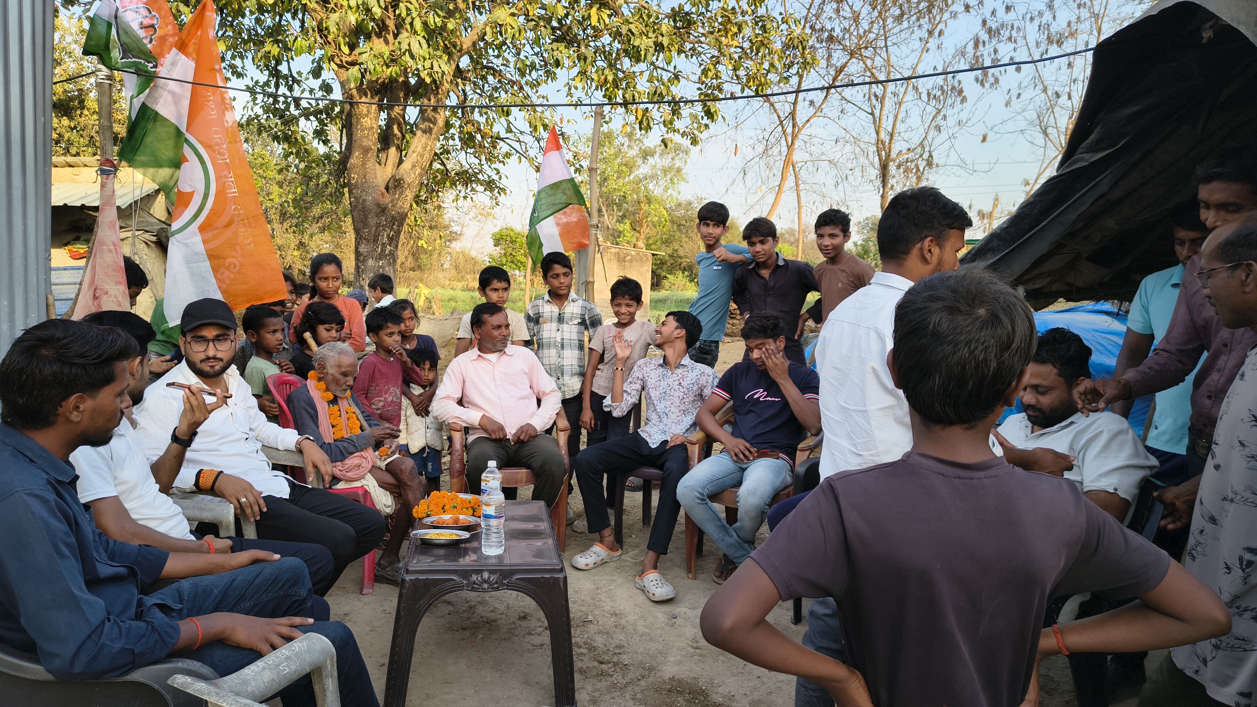 परसिया में युवा कांग्रेस की पंचायत चलो बैठक संपन्न posted by Arvind Tiwari from Teonthar