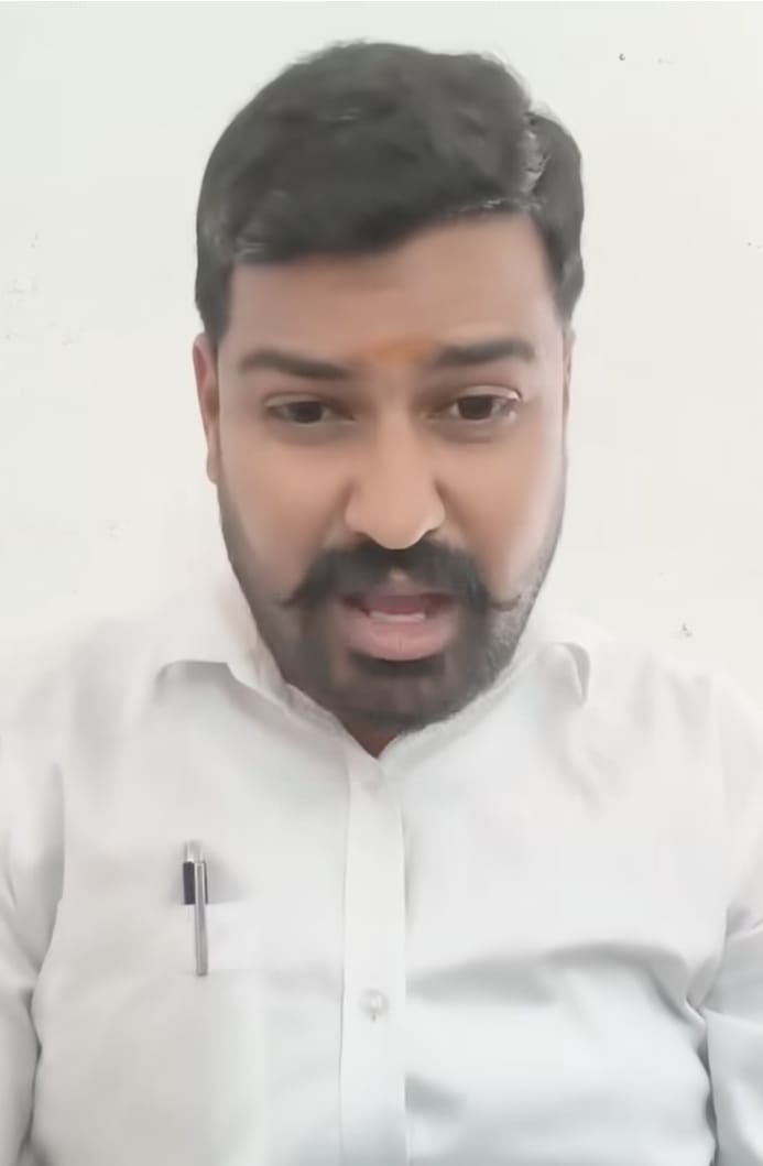 प्रधानमंत्री नरेंद्र मोदी की मिमिक्री करने पर शिक्षक निलंबित, दूसरे ब्लॉक में स्थानांतरित  posted by State News AI Desk 