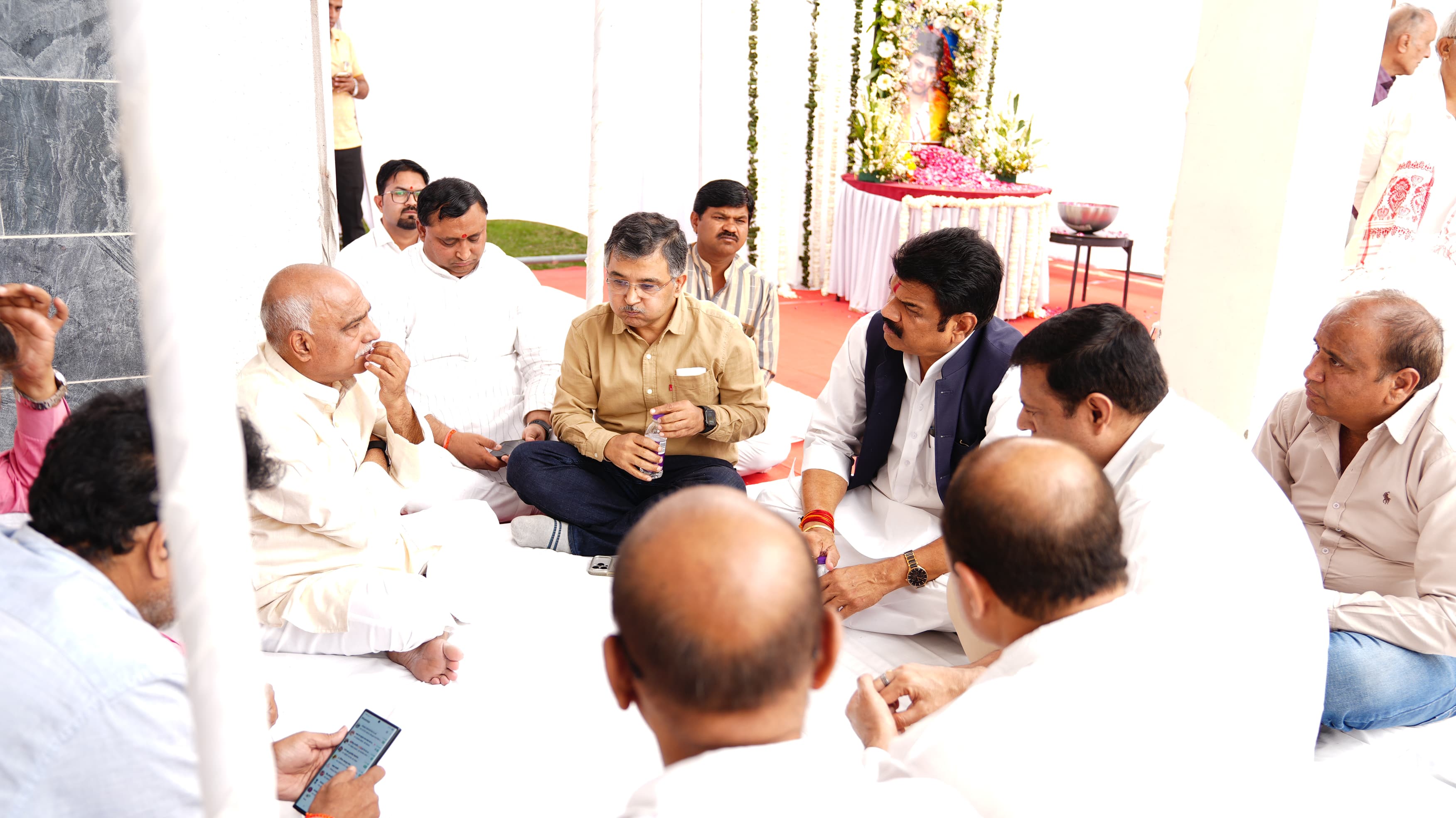 भाजपा प्रदेश अध्यक्ष की बेटी को श्रद्धांजलि: मंत्री गोविंद सिंह राजपूत ने जताया शोक posted by Kartik Gautam from Sagar