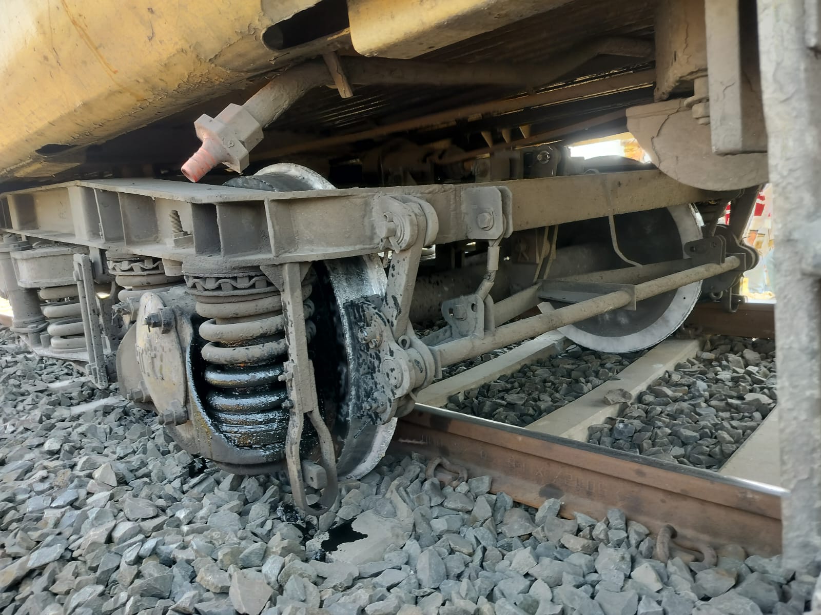 नागपुर–शहडोल एक्सप्रेस का कोच खैररांजी के पास डीरेल, बड़ा हादसा टला posted by Mohammad Asif Langha from Amla