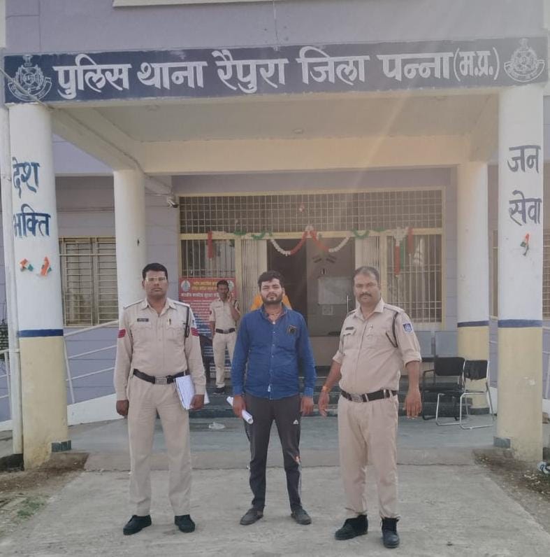 जिला बदर आदेश का पालन: गोलू ठाकुर को प्रतिबंधित क्षेत्र से बाहर छोड़ा गया