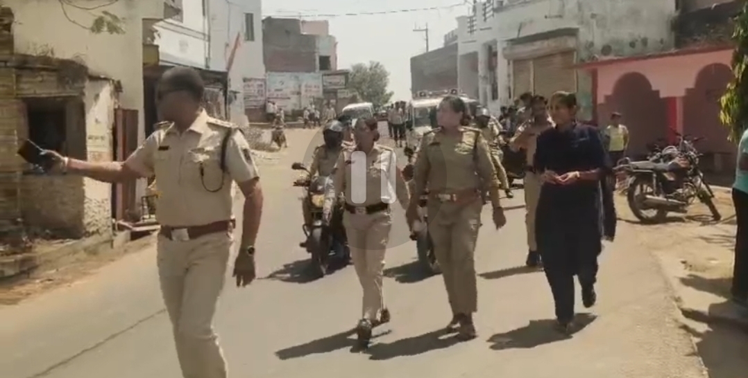 बेखौफ बदमाशों का आतंक…सोशल मीडिया पर तलवार-चाकू की खुलेआम नुमाइश… posted by Lokesh Davde