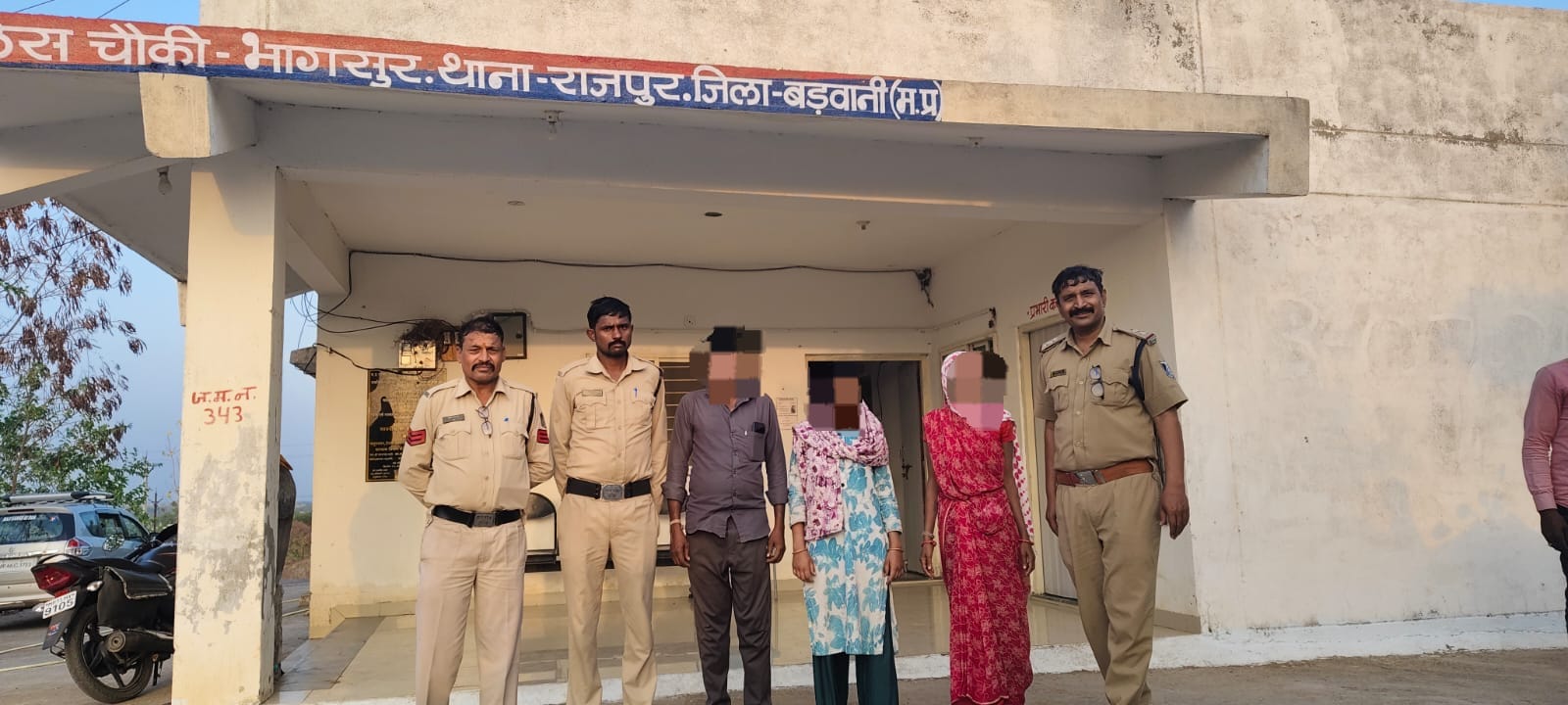 माता-पिता के डांटने पर गुजरात जाकर टाइल्स फैक्ट्री में काम करने लगी थी नाबालिक गुमशुदगी पर पुलिस ने दस्तयाब कर परिजनों के सुपुर्द कराया