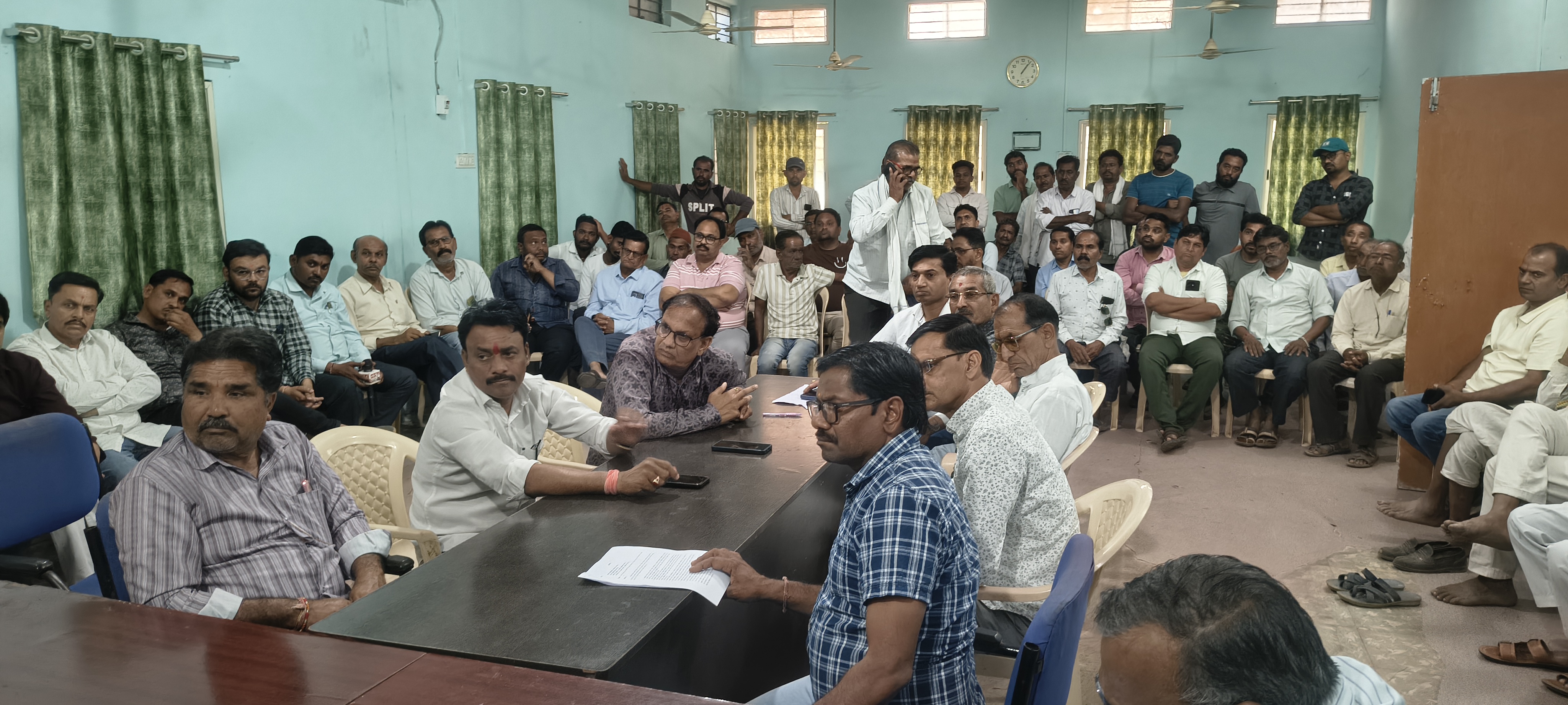 पुनर्वास स्थलों में रजिस्ट्री के खेल का पर्दाफाश: क्या प्रभावितों को फिर मिलेगा सिर्फ लॉलीपॉप? posted by Ghanshyam Patidar from Kukshi