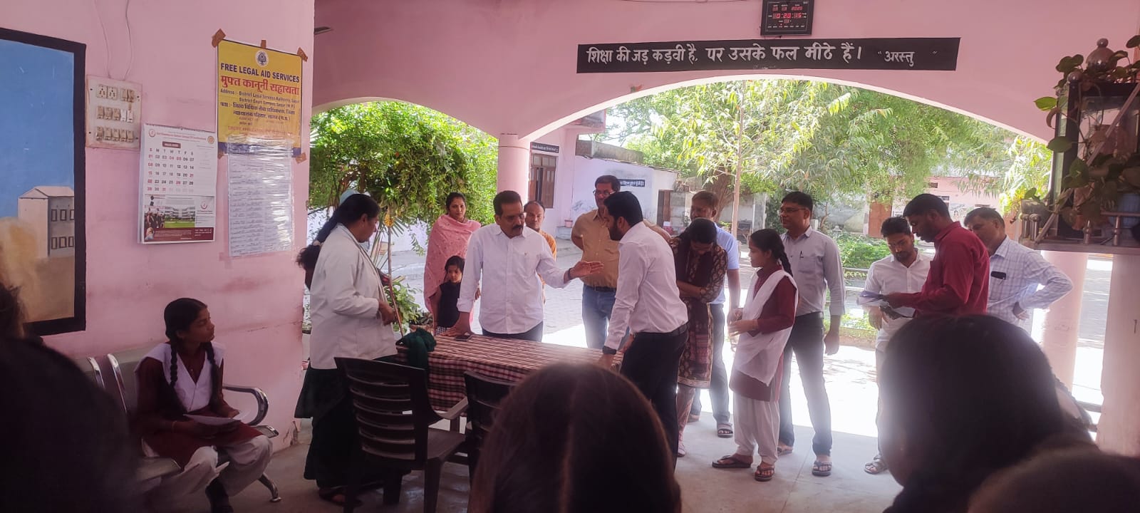 कलेक्टर की अपील का हो रहा है असर  जिले में वैक्सीनेशन में दिख रहा किशोरी बालिकाओं में उत्साह posted by Kartik Gautam from Sagar