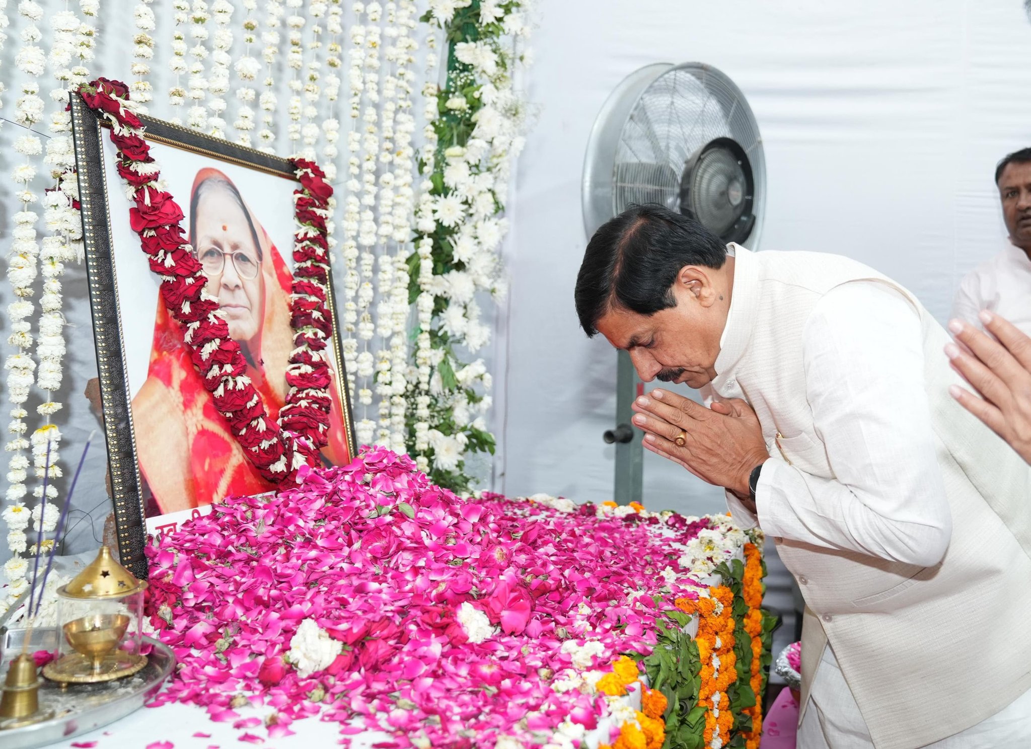 मुख्यमंत्री डॉ. मोहन यादव ने सुरेंद्र पटवा की माताजी के निधन पर व्यक्त की शोक संवेदनाएं posted by State News AI Desk 