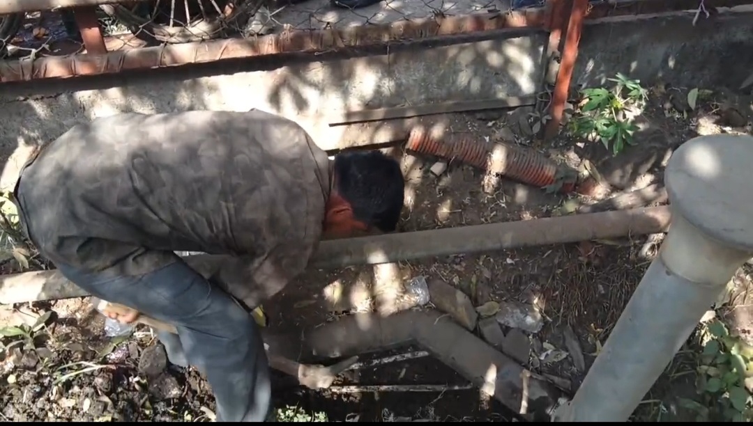 नपा की बड़ी कार्यवाही पेयजल की मुख्य पाइप लाइन से जुड़े चार अवैध नल कनेक्शन काटे। posted by Mohammad Afsar  from Multai