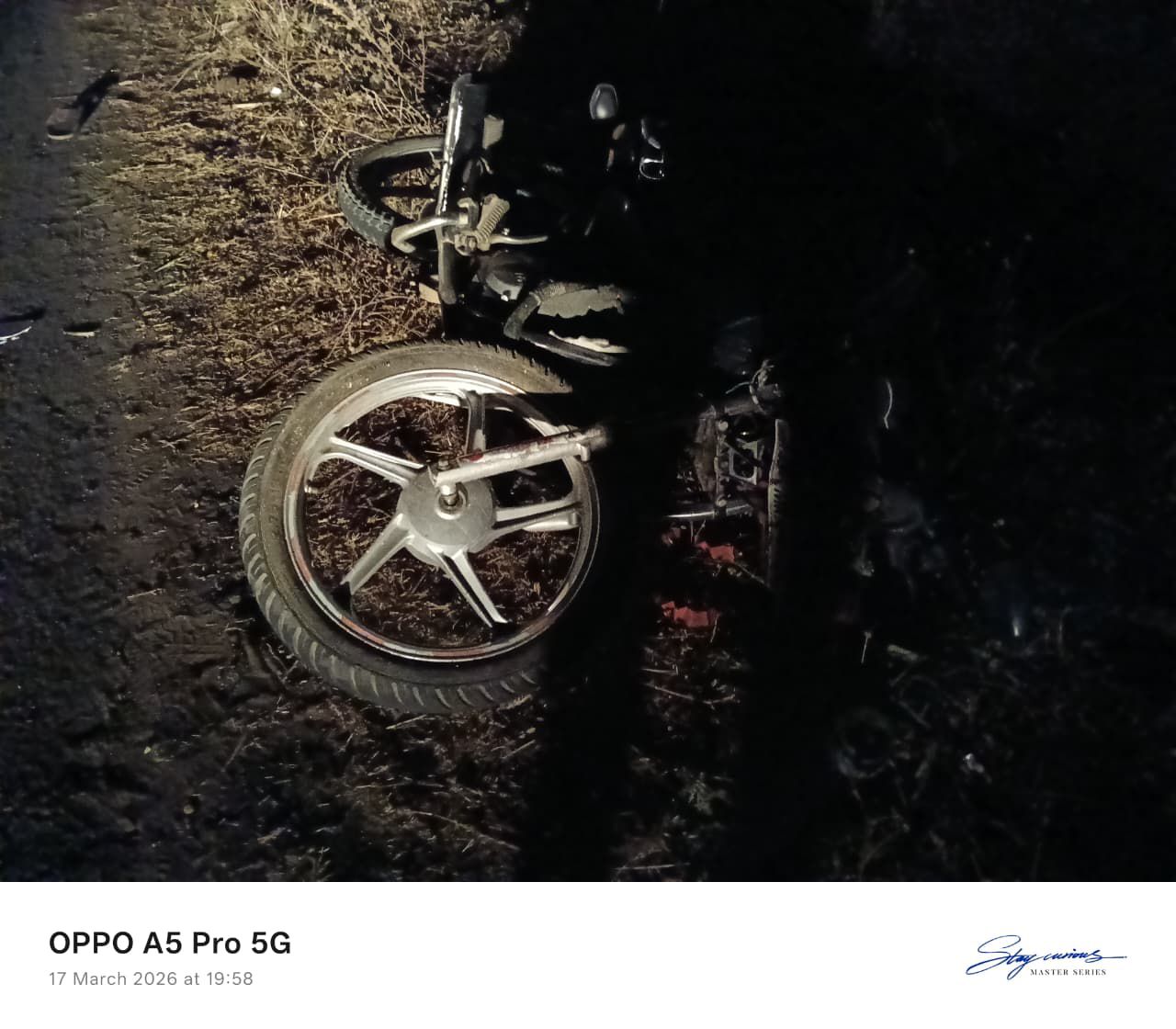 रफ्तार का कहर: कार ने बाइक को मारी जोरदार टक्कर, युवक हुआ गंभीर घायल posted by Mohammad Afsar  from Multai