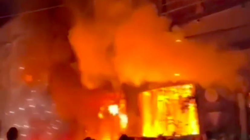 इंदौर: बंगाली चौराहा के पास दर्दनाक अग्निकांड में एक ही परिवार के सात सदस्यों की मृत्यु posted by State News AI Desk 