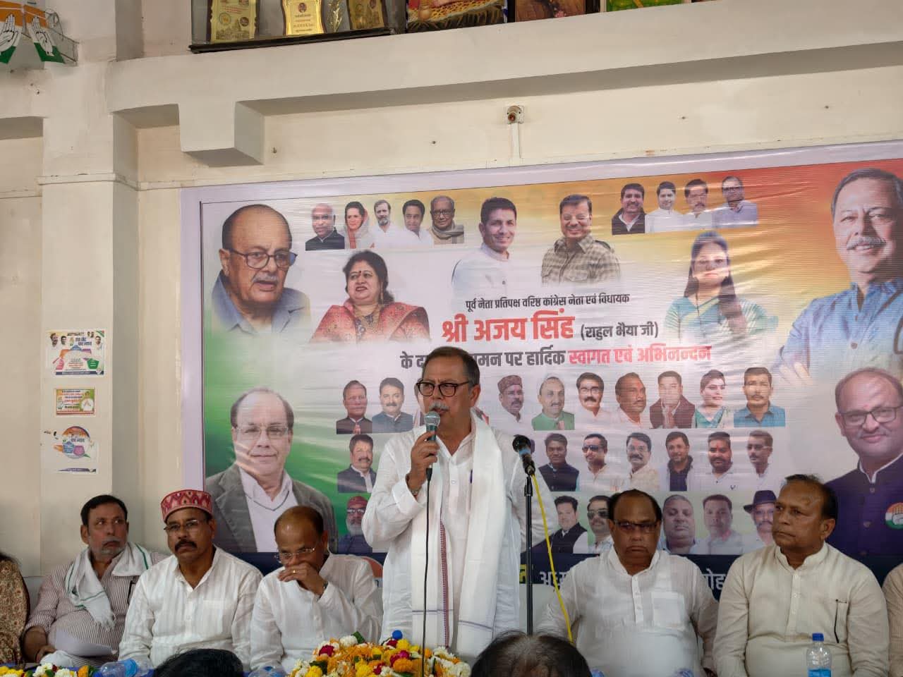 एलपीजी किल्लत पर पूर्व नेता प्रतिपक्ष ने भाजपा सरकार को घेरा,प्रभारी मंत्री के सवाल पर दमोह को बताया ड्राई एरिया बोले यहां कौन आएगा.  posted by Akib Khan from Damoh