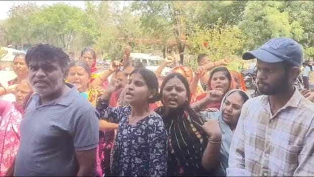 “19 दिन बाद सगाई… उससे पहले उजड़ गया सपना! निकिता केस में न्याय की मांग तेज।” posted by Raju Rathore from Burhanpur