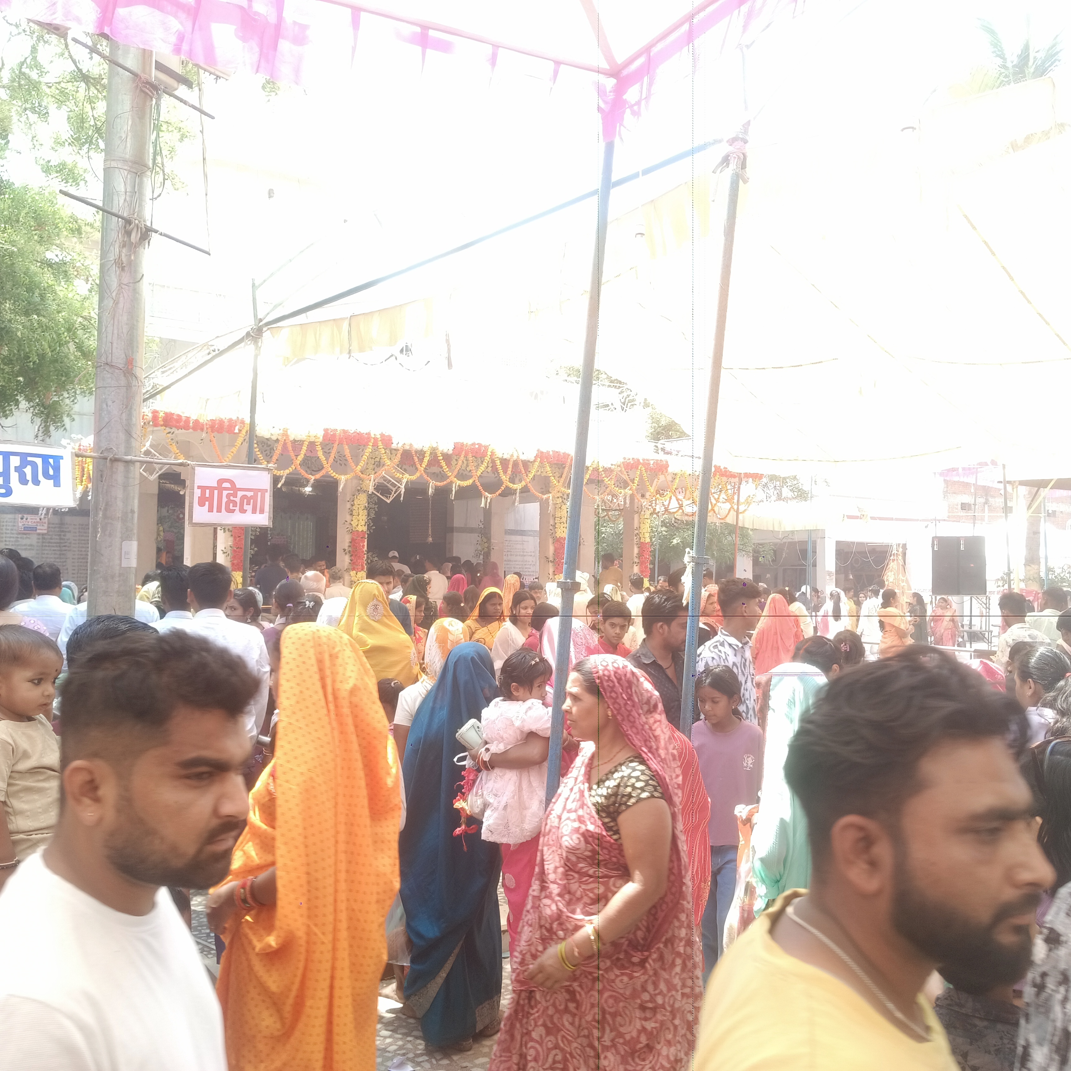 चैत्र नवरात्रि पर बिरसिंहपुर पाली में विशेष पूजा अर्चना मां बिरासिनी शक्तिपीठ में उमड़ी भक्तों की भीड़ कलेक्टर ने की घट स्थापना posted by Arun Kumar Vishwakarma from Umaria