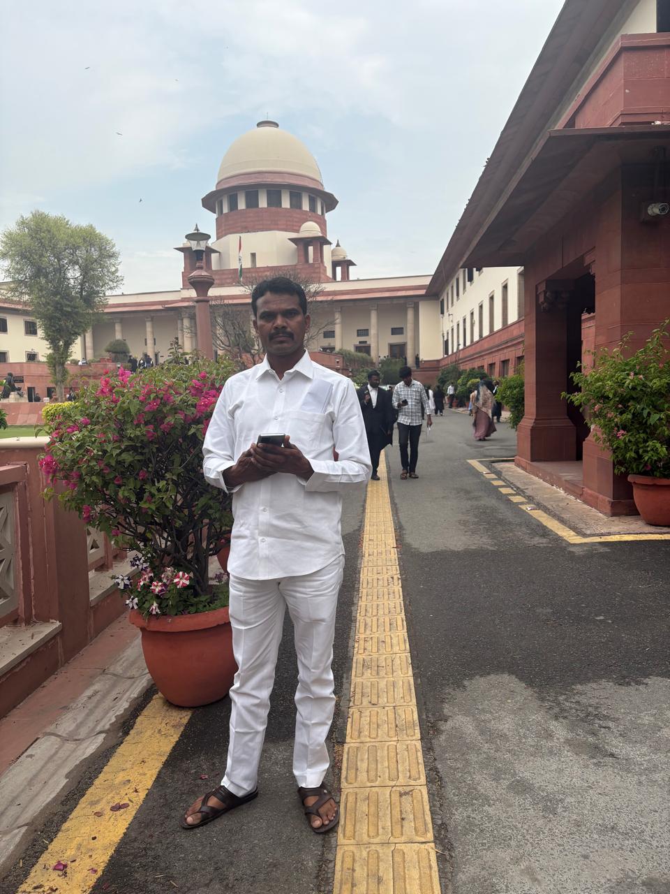 विजयपुर सीट पर सुप्रीम कोर्ट का बड़ा फैसला: मुकेश मल्होत्रा की विधायकी बरकरार, वोटिंग और वेतन पर रोक posted by Dileep Kushwah  from Sheopur