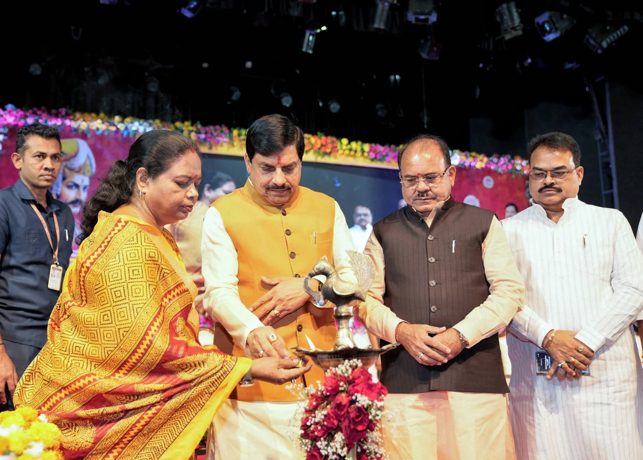 विक्रमोत्सव-2026: भोपाल में नव संवत्सर का भव्य आयोजन, सीएम मोहन यादव ने सम्राट विक्रमादित्य के ब्रह्मध्वज की स्थापना रखी गई 