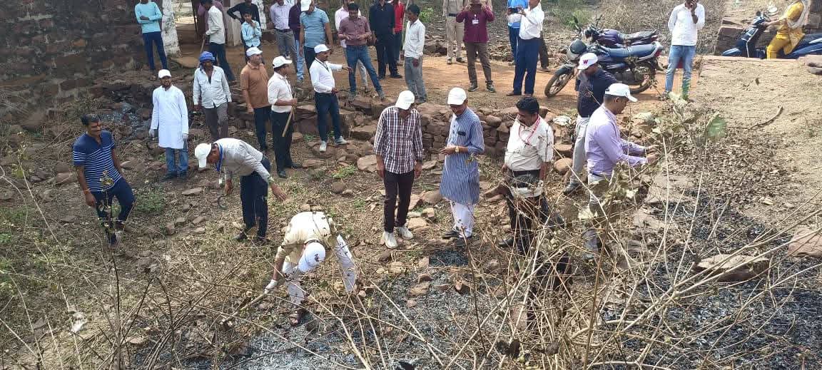 जल गंगा सवर्धन अभियान 2026 एवं संकल्प से समाधान अभियान अन्तर्गत गुरुवार को ग्राम पंचायत मल्हारगढ में खंड स्तरीय कार्यक्रम का आयोजन  posted by  Hemant Yadav from Mungaoli