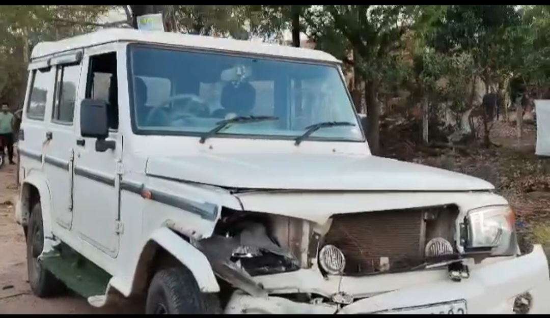 #बड़ी_खबर | ओरछा थाना क्षेत्र में भीषण सड़क हादसा posted by Amit Kumar Awasthi