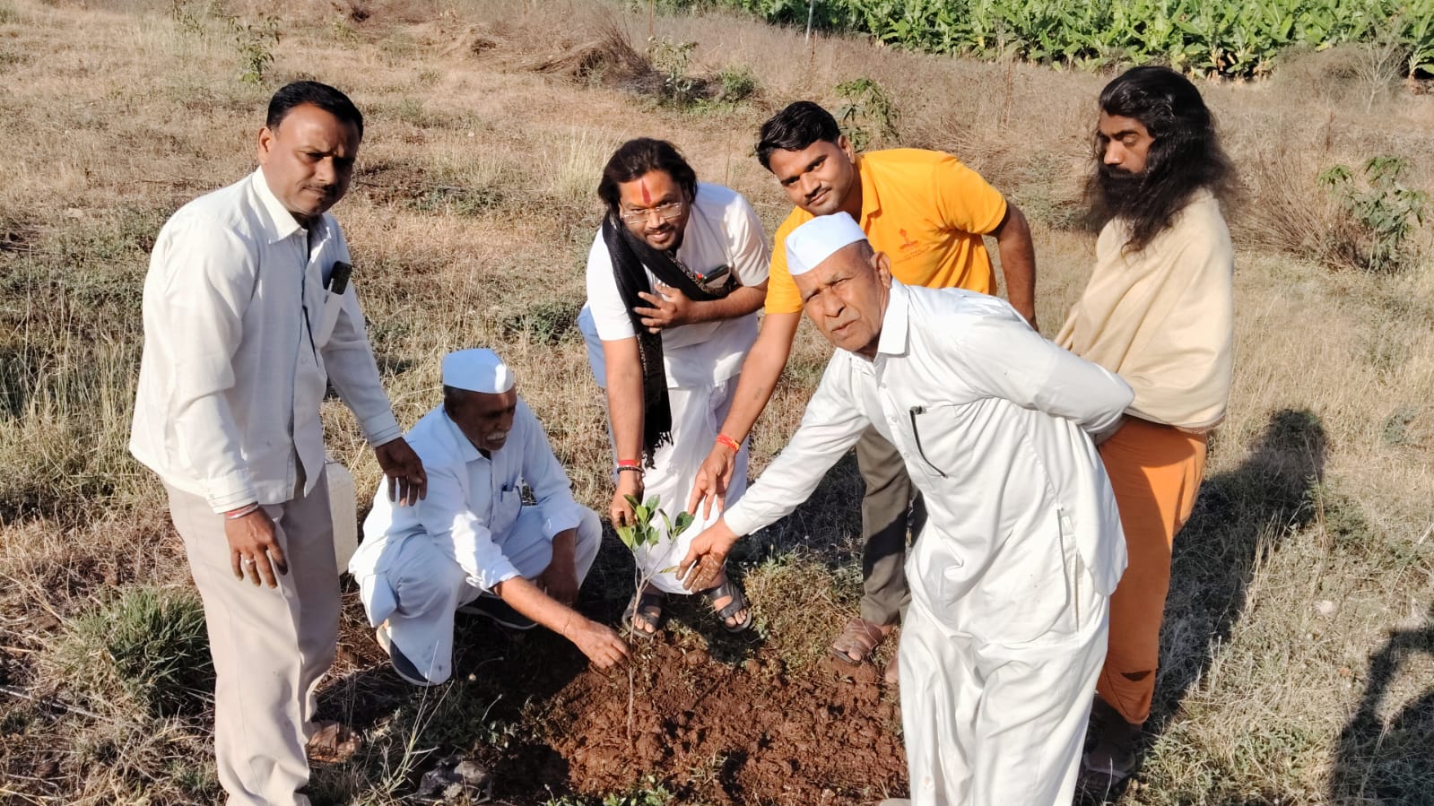 नवरात्रि में हरियाली का संकल्प: ग्राम बोदरली की टेकड़ी पर वृक्षारोपण बना आस्था, सेवा और भविष्य निर्माण का महाअभियान posted by Raju Rathore from Burhanpur