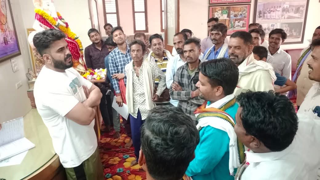 21 मरीजों को इलाज हेतु 3 एम्बुलेंस से भेजा भोपाल  posted by Ravi Soni from Garhakota