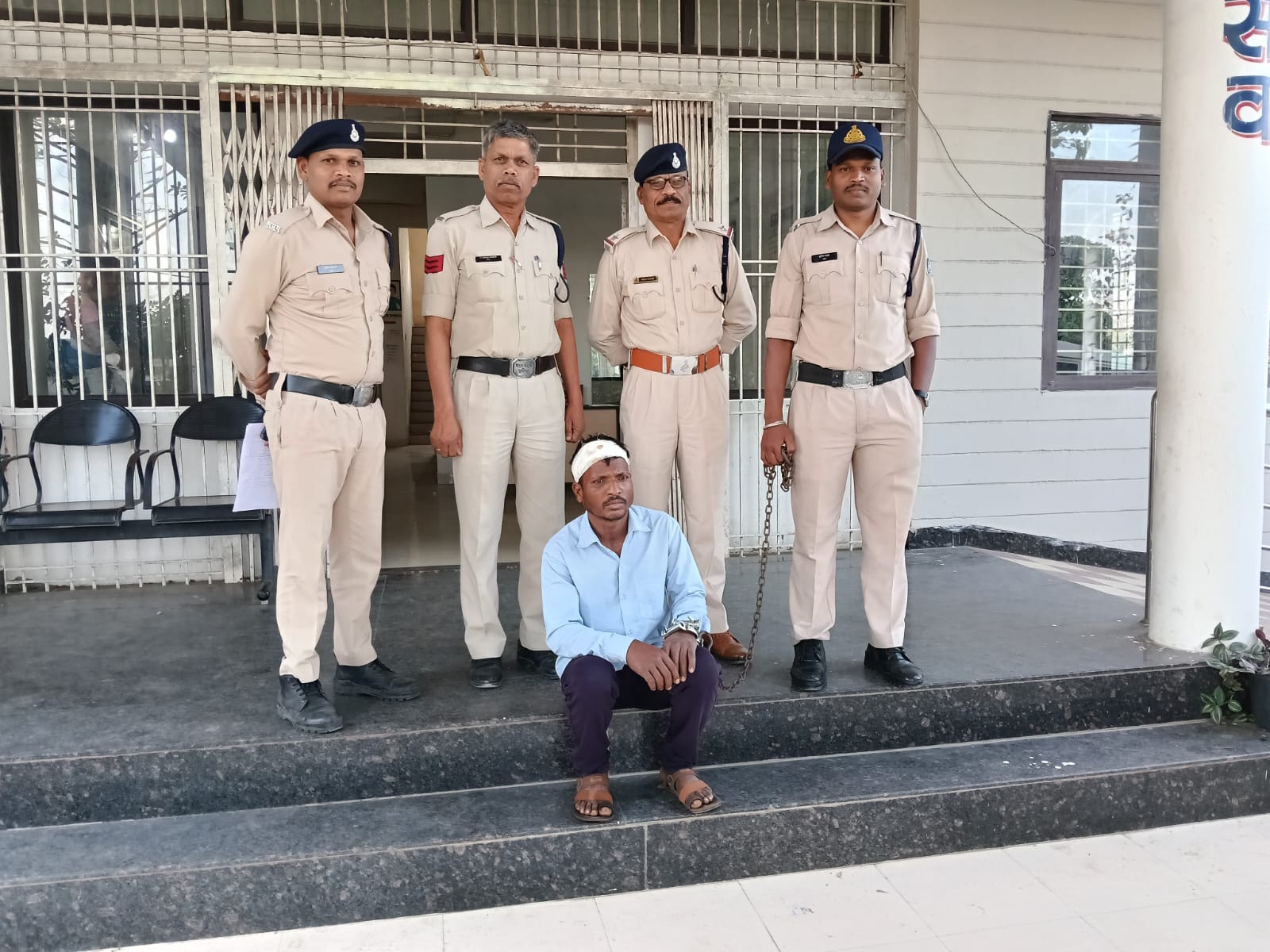  🔹पत्नी की हत्या करने वाले आरोपी को भैंसदेही पुलिस ने किया गिरफ्तार, हत्याकांड का खुलासा*  posted by Mohammad Asif Langha from Amla