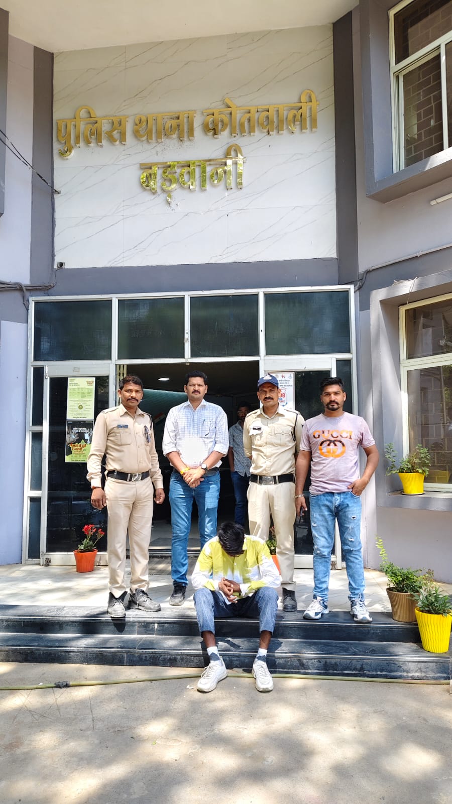 ऑपरेशन हवालात के तहत चार वर्ष से फरार वारंटी गिरफ्तार posted by Lokesh Davde