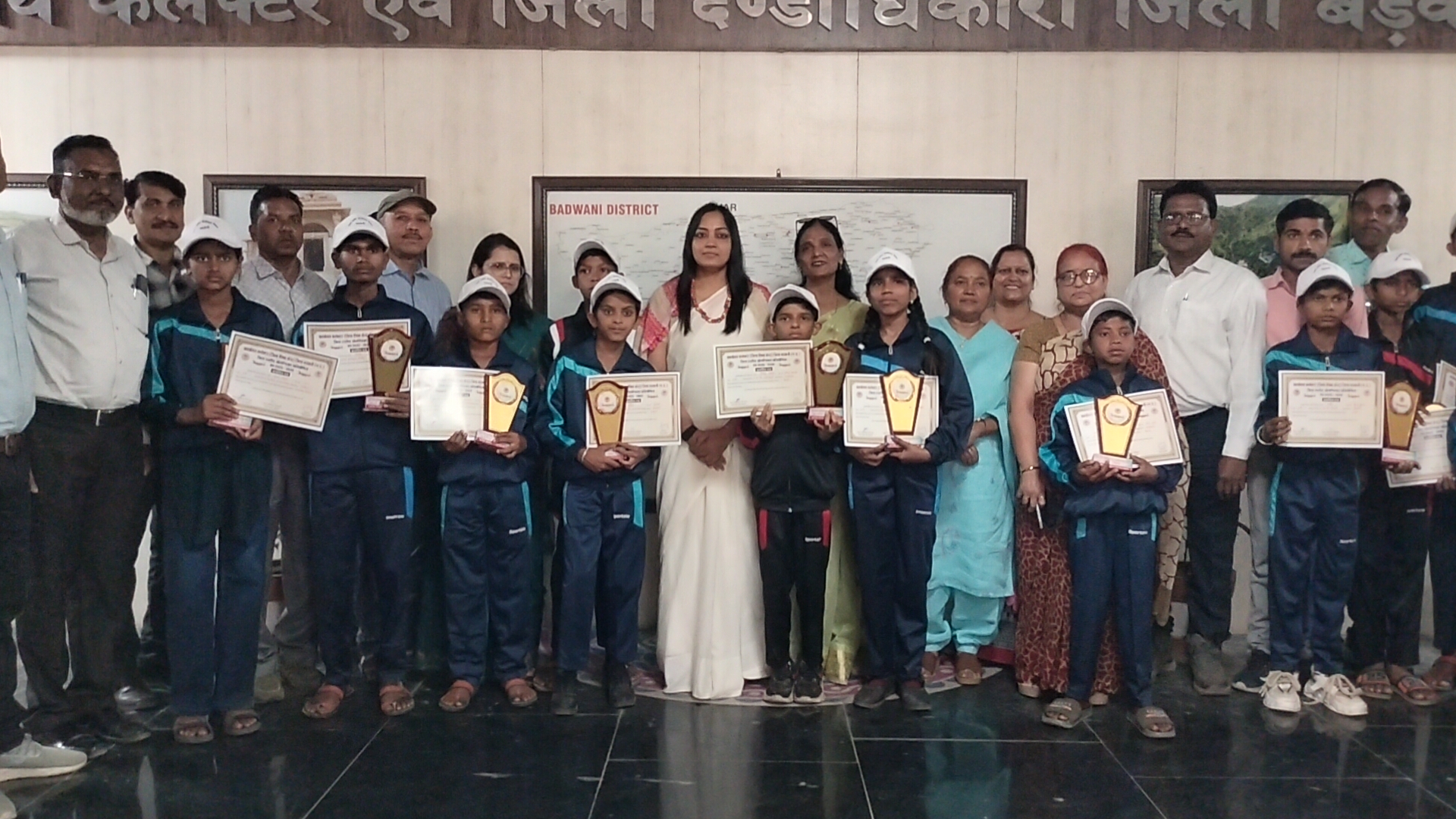 ओलंपियाड में सफल विद्यार्थियों का सम्मान posted by Lokesh Davde