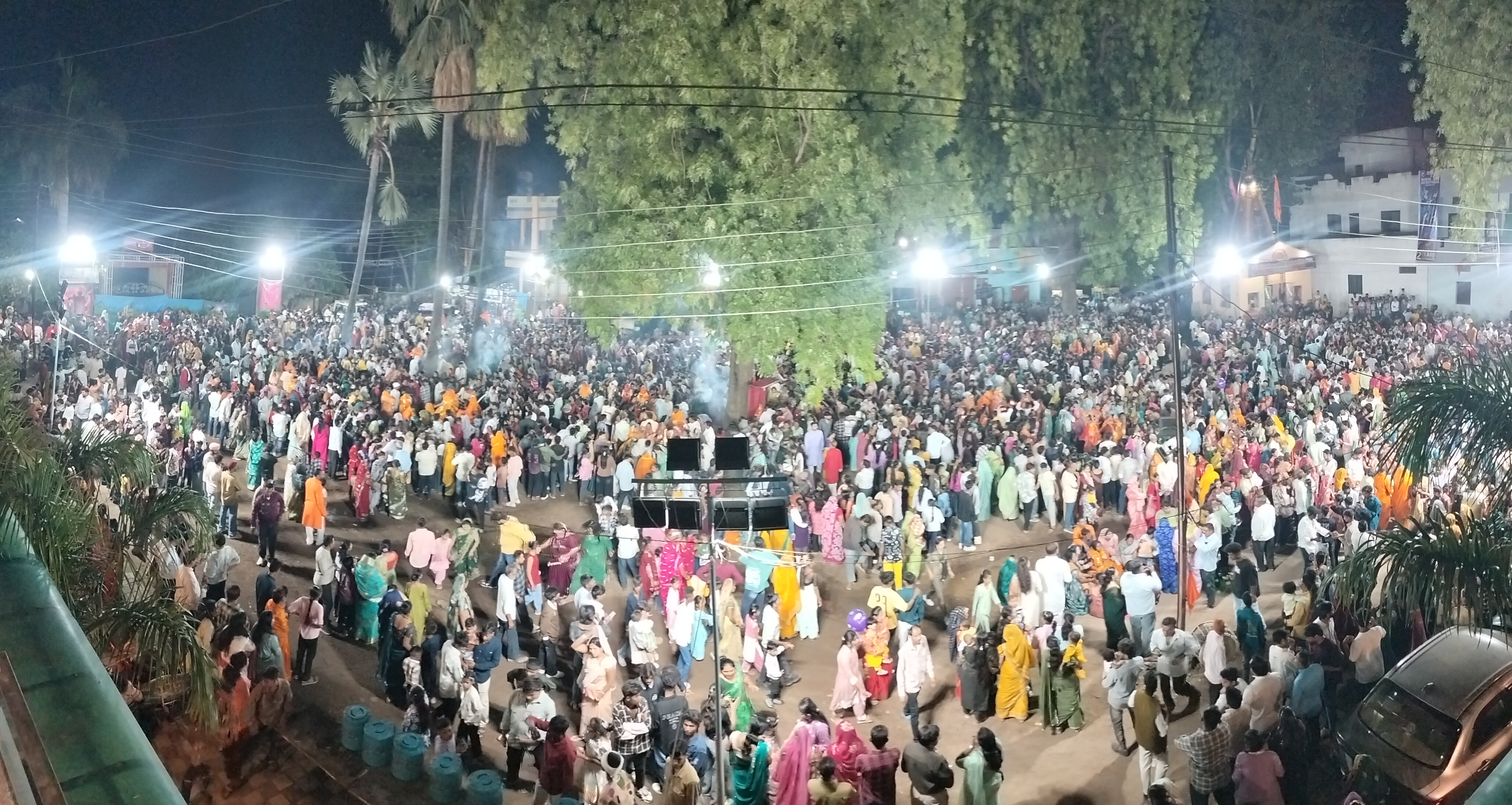 रथ शिरोधार्य कर झामरिया बाग लेकर पहुंचे श्रद्धालु posted by Lokesh Davde