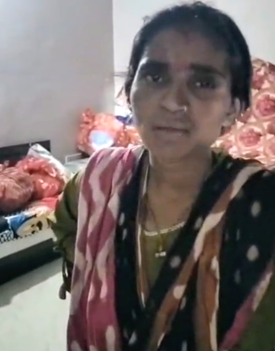 बड़ी देवी मंदिर में महिला के गले से मंगलसूत्र छीनने का प्रयास, पुलिस ने एक महिला को हिरासत में लिया posted by Akib Khan from Damoh