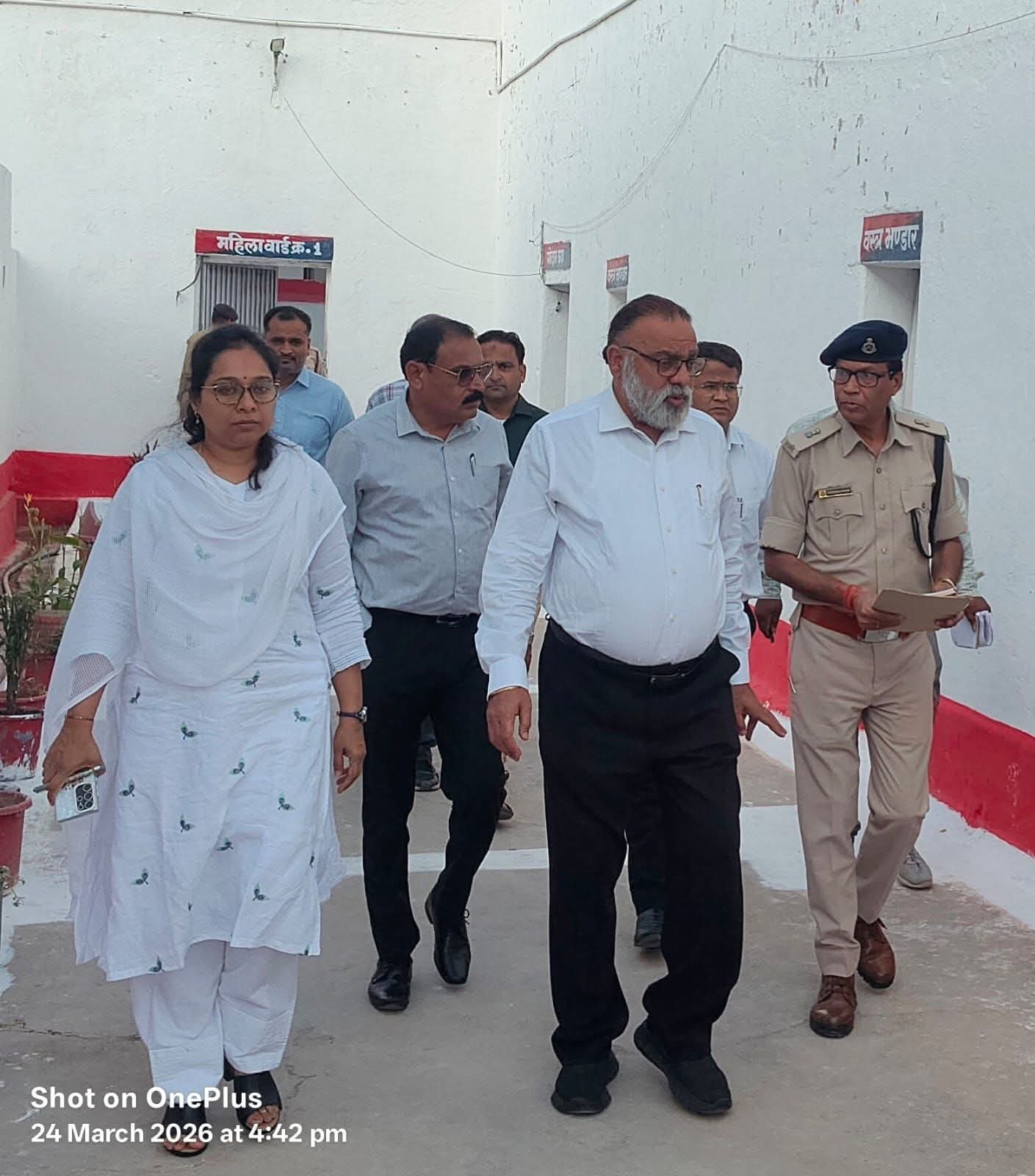 *प्रधान जिला एवं सत्र न्यायाधीश ने जिला जेल का किया निरीक्षण posted by Amit Kumar Awasthi